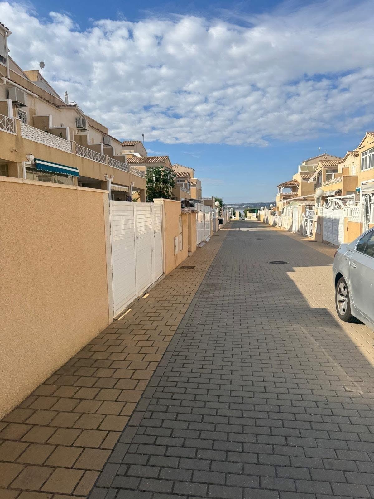 3 Bed, 1 Bath, ApartmentFor Sale, Torrevieja, Alicante