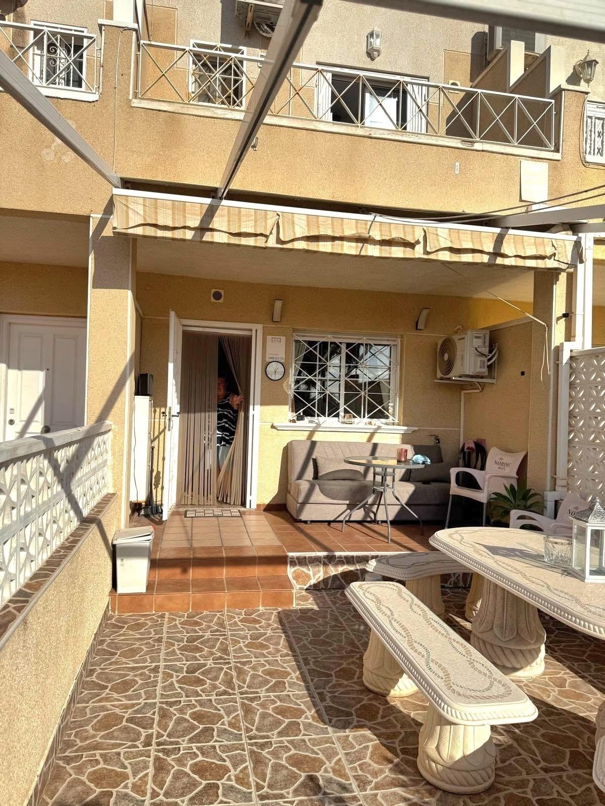 3 Bed, 1 Bath, ApartmentFor Sale, Torrevieja, Alicante