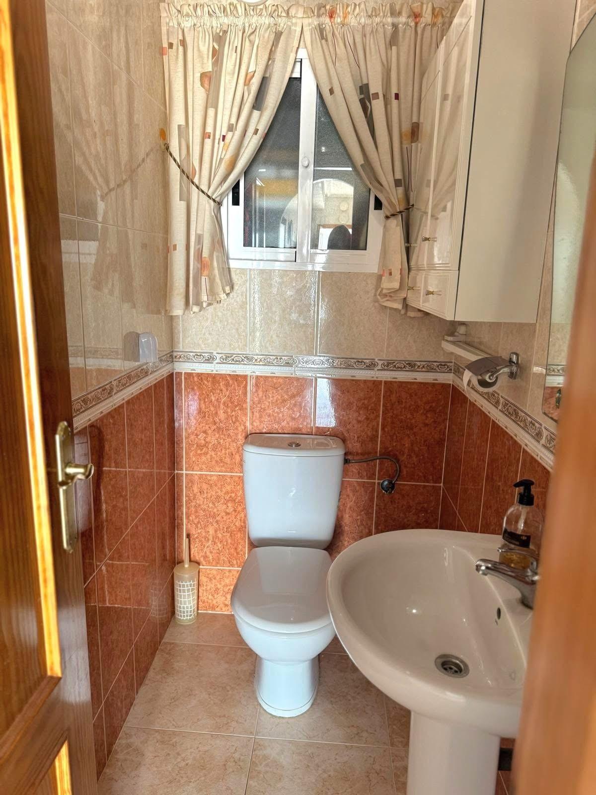 3 Bed, 1 Bath, ApartmentFor Sale, Torrevieja, Alicante