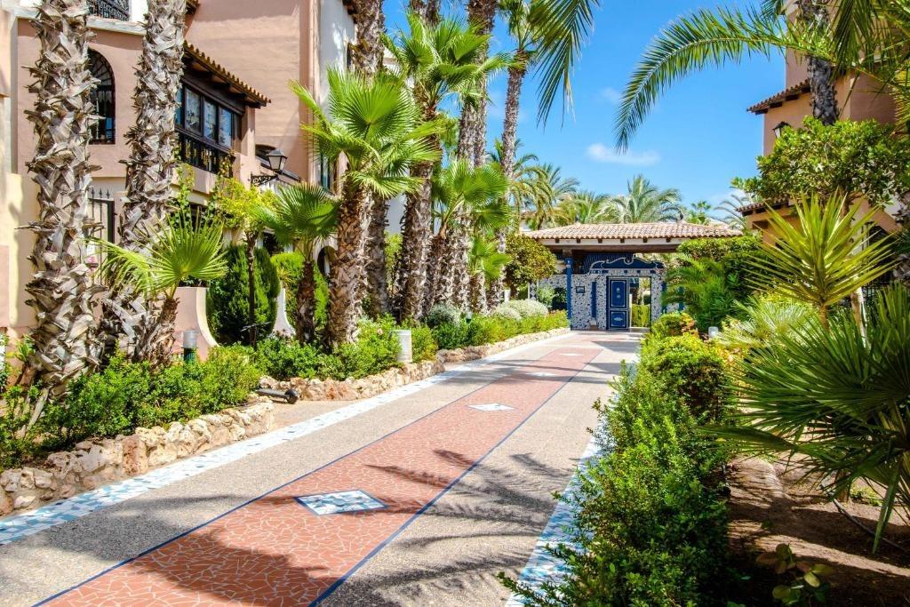 3 Bed, 2 Bath, ApartmentFor Sale, Torrevieja, Alicante