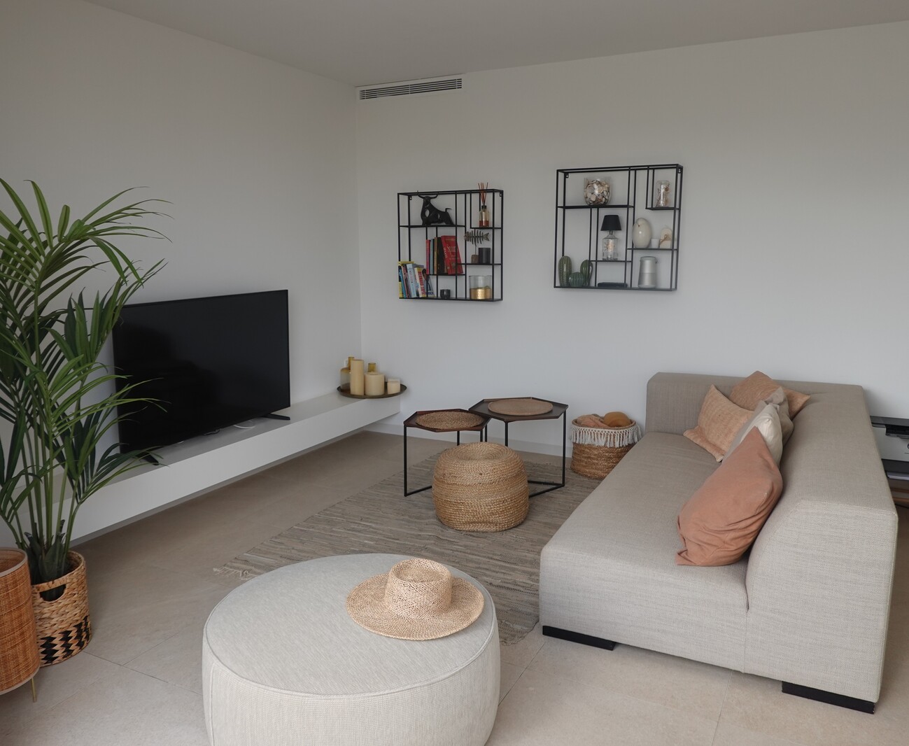 3 Bed, 2 Bath, ApartmentFor Sale, Torrevieja, Alicante