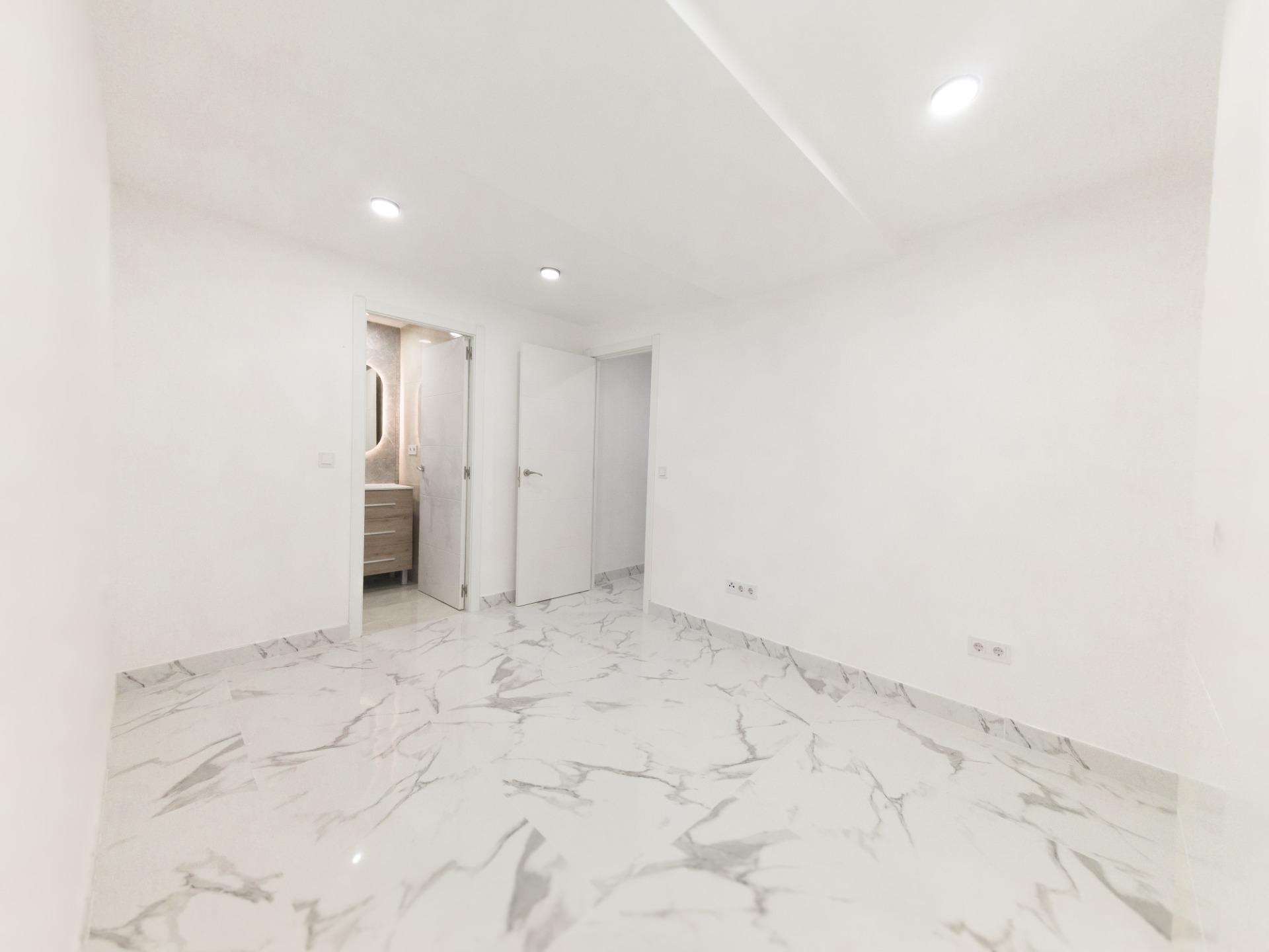 3 Bed, 3 Bath, ApartmentFor Sale, Torrevieja, Alicante