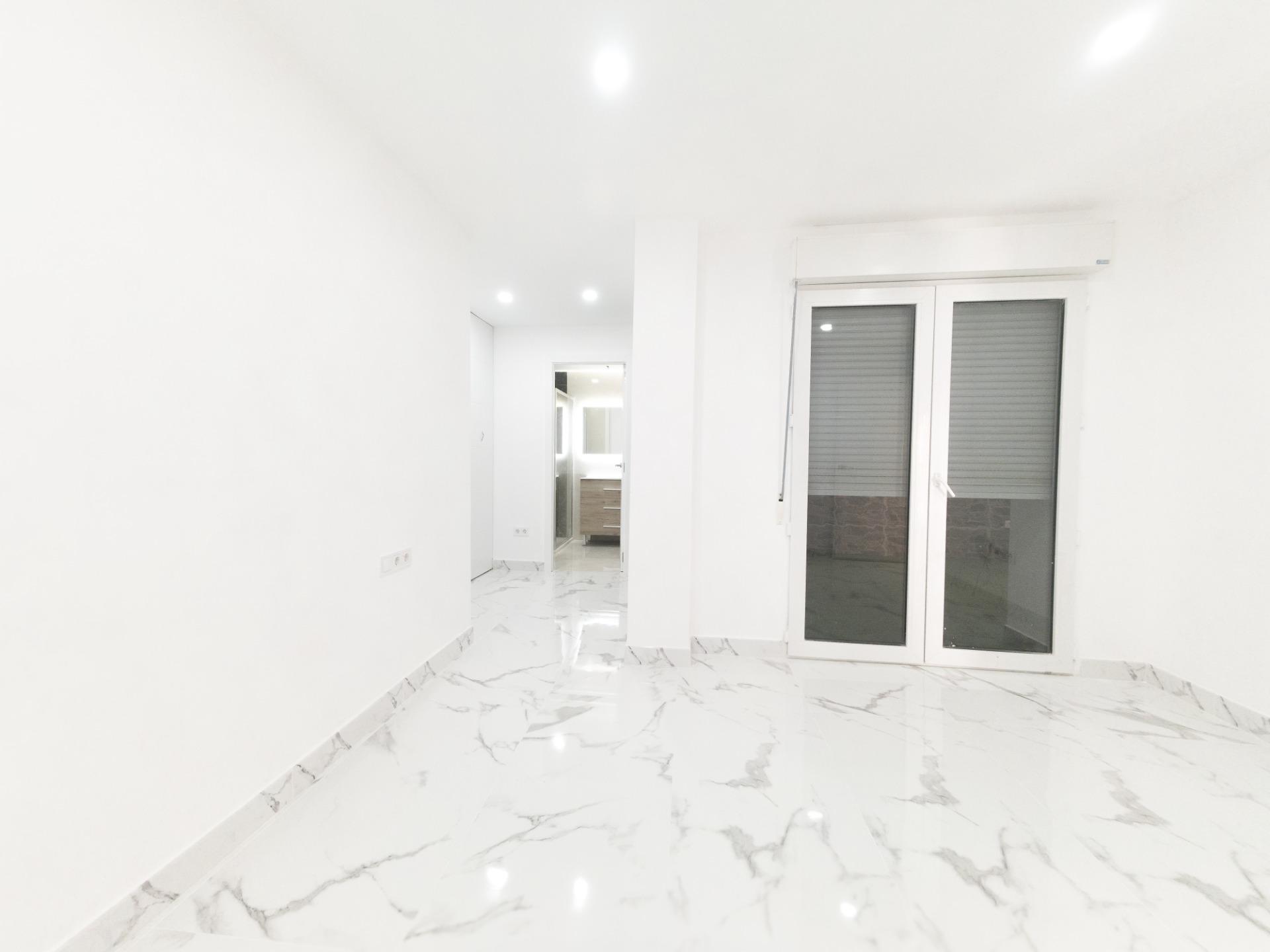 3 Bed, 3 Bath, ApartmentFor Sale, Torrevieja, Alicante