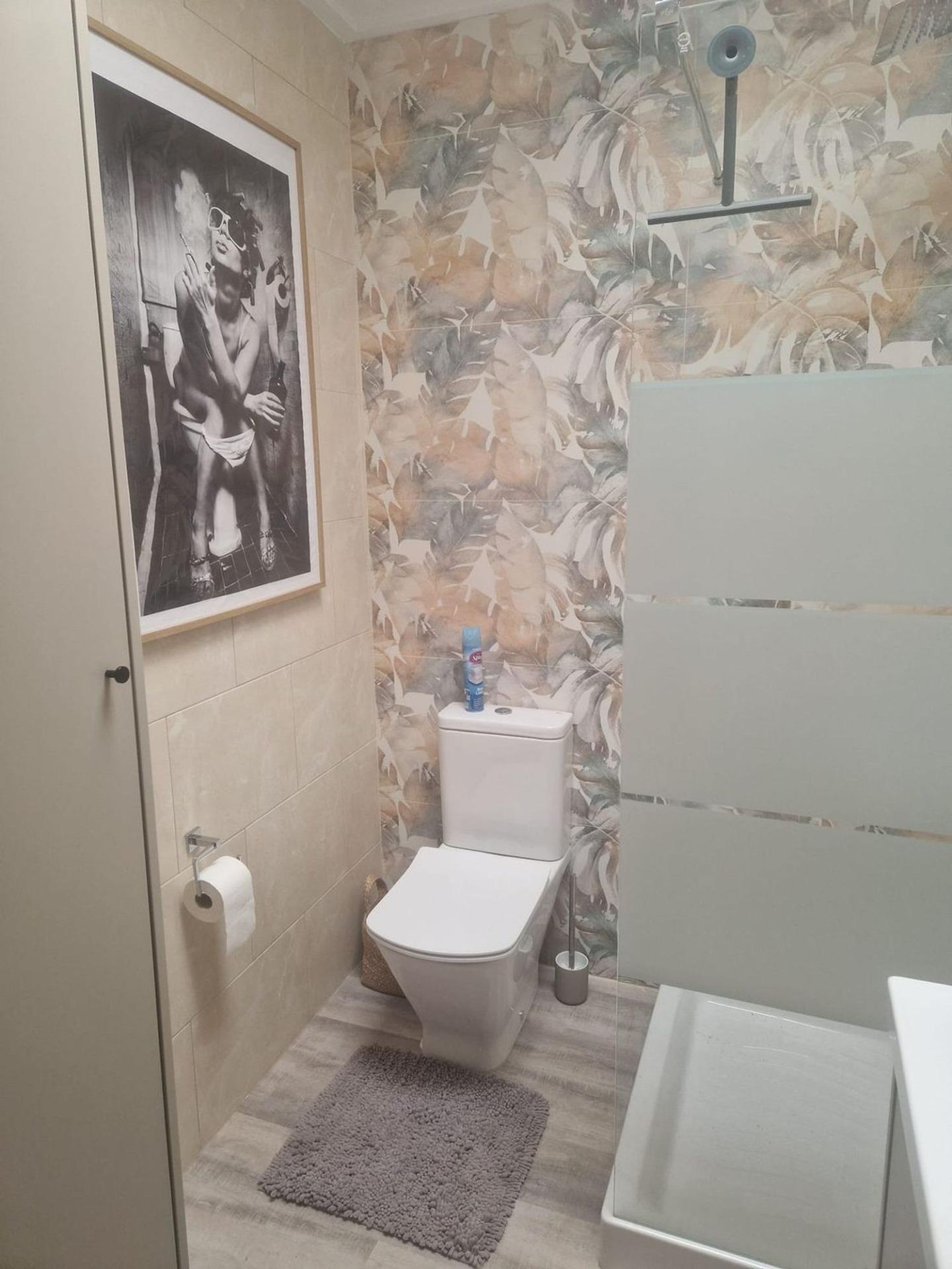 3 Bed, 2 Bath, ApartmentFor Sale, Torrevieja, Alicante