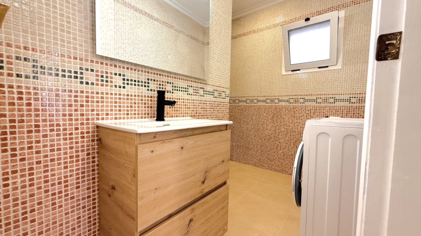 2 Bed, 1 Bath, ApartmentFor Sale, Torrevieja, Alicante