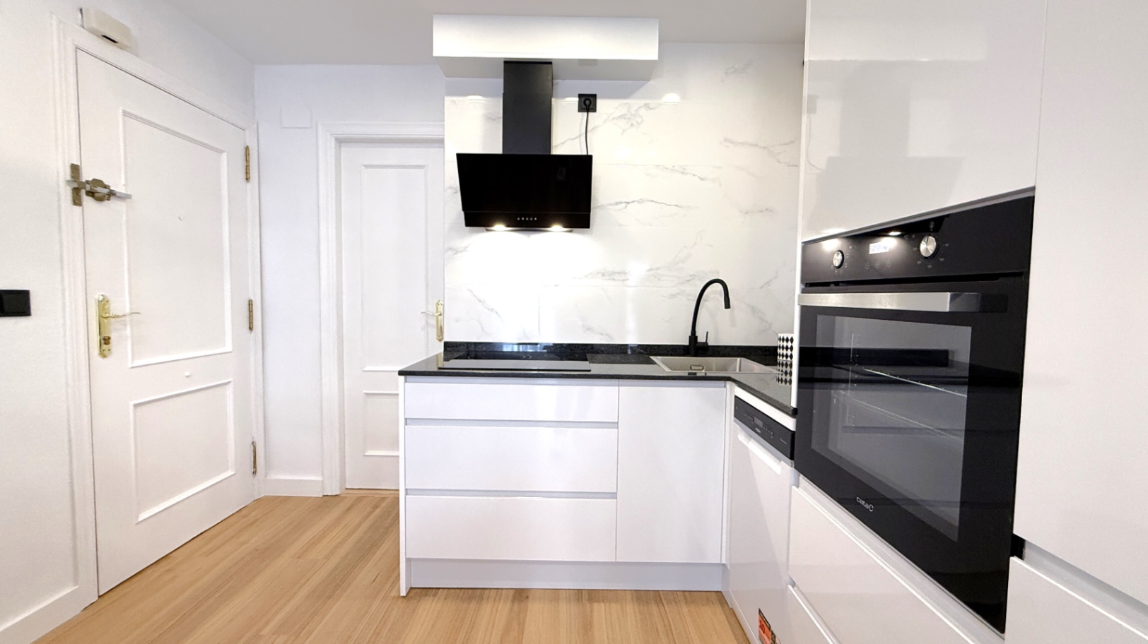 2 Bed, 1 Bath, ApartmentFor Sale, Torrevieja, Alicante