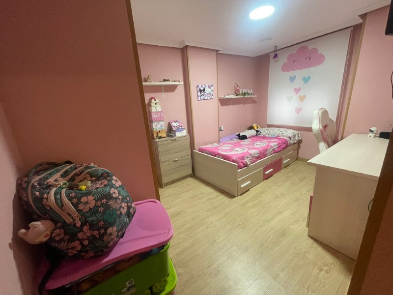 4 Bed, 2 Bath, ApartmentFor Sale, Torrevieja, Alicante