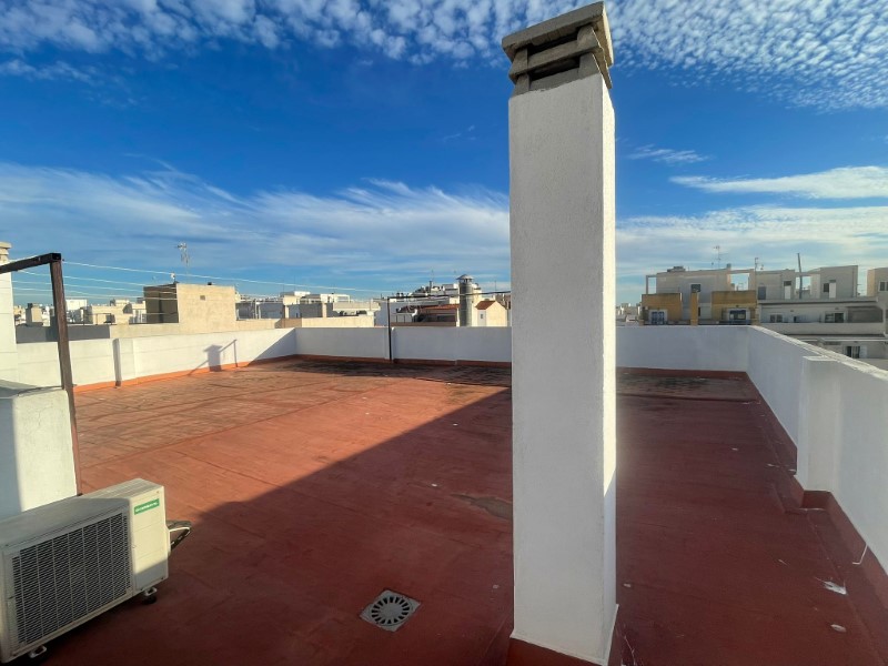 4 Bed, 2 Bath, ApartmentFor Sale, Torrevieja, Alicante