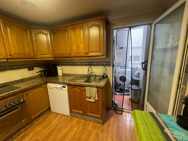 4 Bed, 2 Bath, ApartmentFor Sale, Torrevieja, Alicante