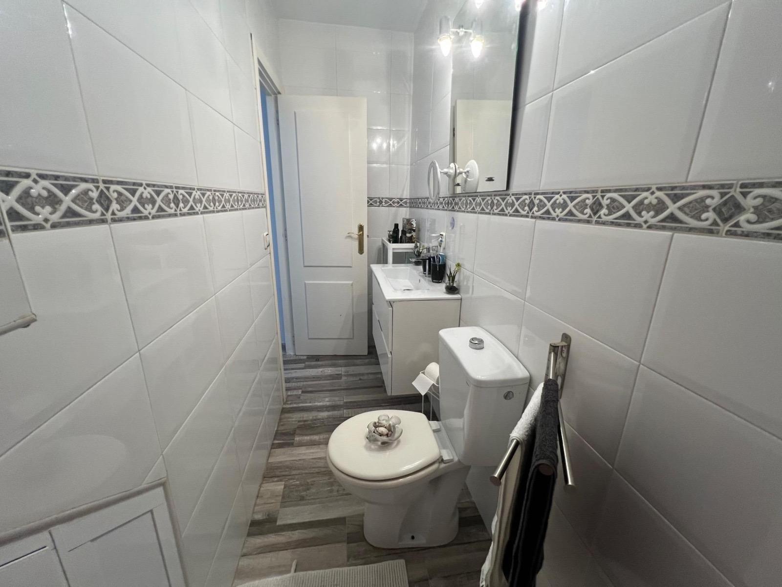 4 Bed, 2 Bath, HouseFor Sale, Torrevieja, Alicante