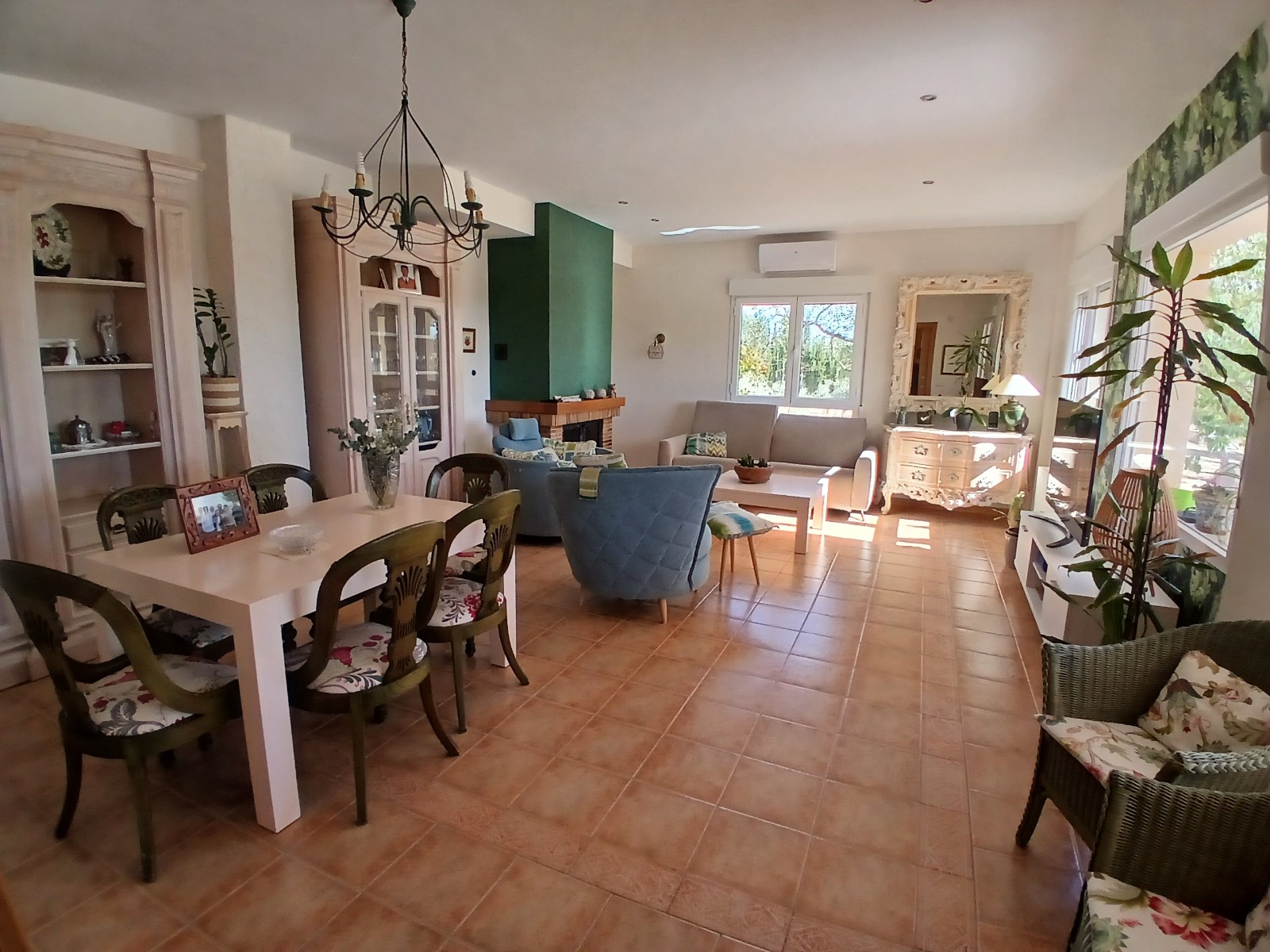 5 Bed, 2 Bath, HouseFor Sale, Yecla, Murcia