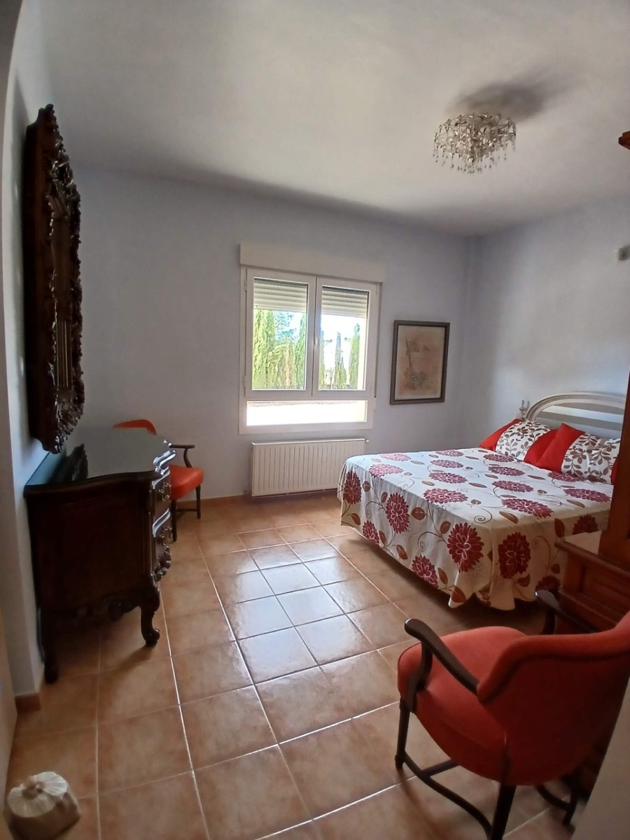 5 Bed, 2 Bath, HouseFor Sale, Yecla, Murcia