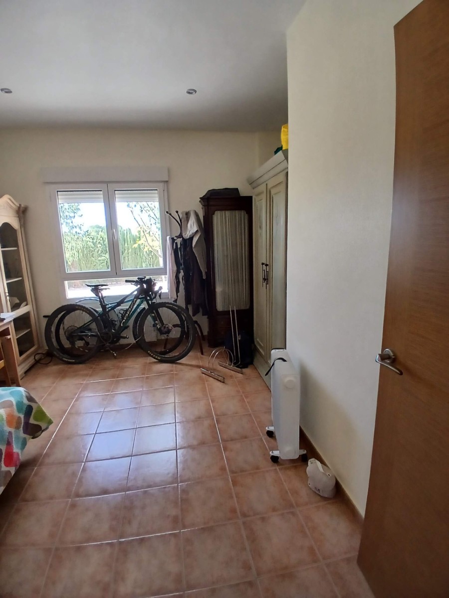 5 Bed, 2 Bath, HouseFor Sale, Yecla, Murcia