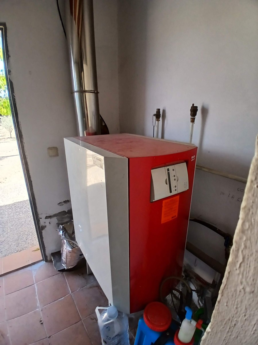 5 Bed, 2 Bath, HouseFor Sale, Yecla, Murcia