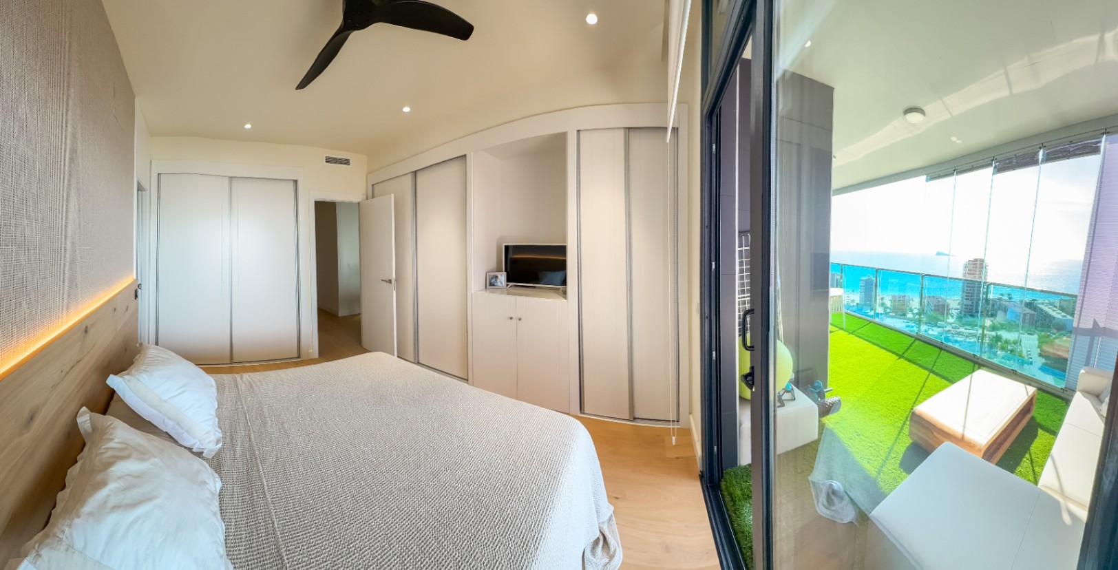 3 Bed, 2 Bath, ApartmentFor Sale, Benidorm, Alicante