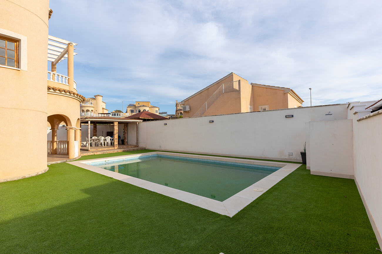 4 Bed, 2 Bath, HouseFor Sale, Ciudad Quesada, Alicante