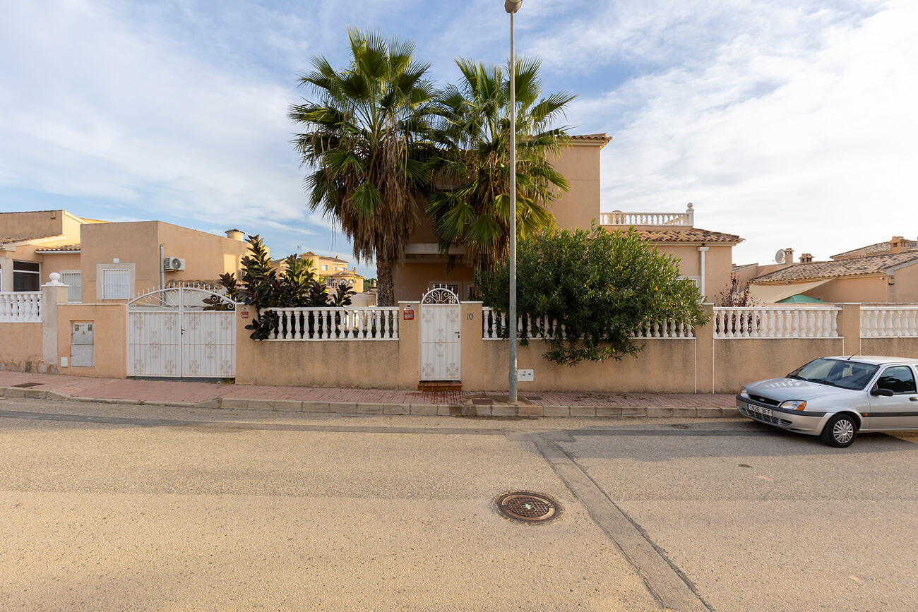 4 Bed, 2 Bath, HouseFor Sale, Ciudad Quesada, Alicante