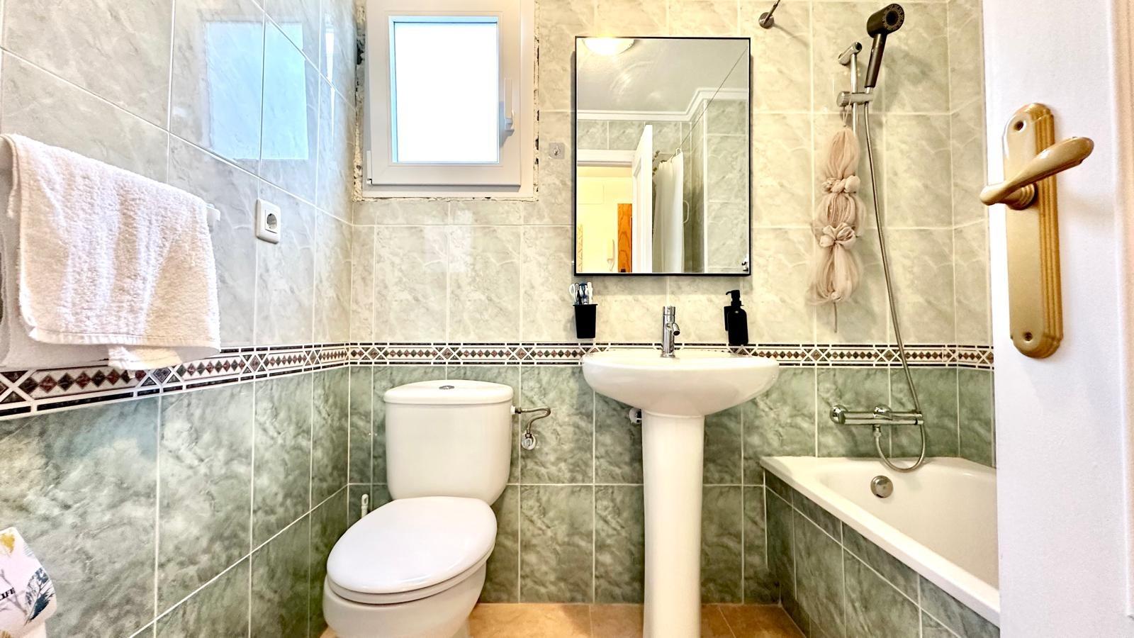 2 Bed, 1 Bath, ApartmentFor Sale, Torrevieja, Alicante