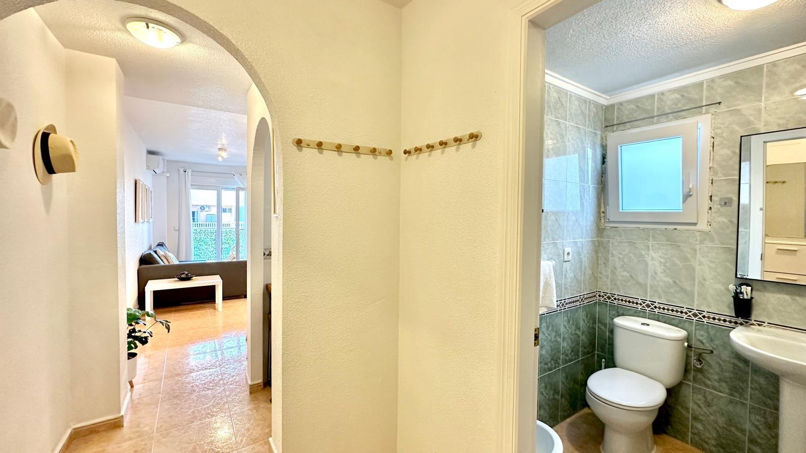 2 Bed, 1 Bath, ApartmentFor Sale, Torrevieja, Alicante