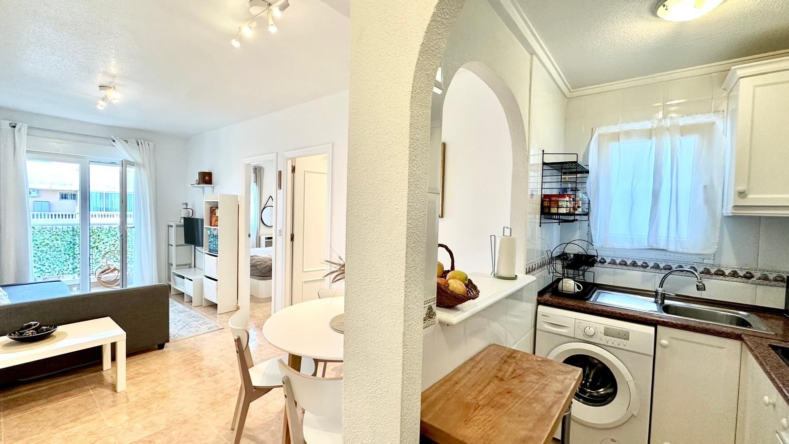 2 Bed, 1 Bath, ApartmentFor Sale, Torrevieja, Alicante