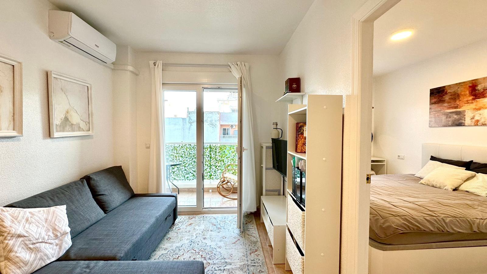 2 Bed, 1 Bath, ApartmentFor Sale, Torrevieja, Alicante