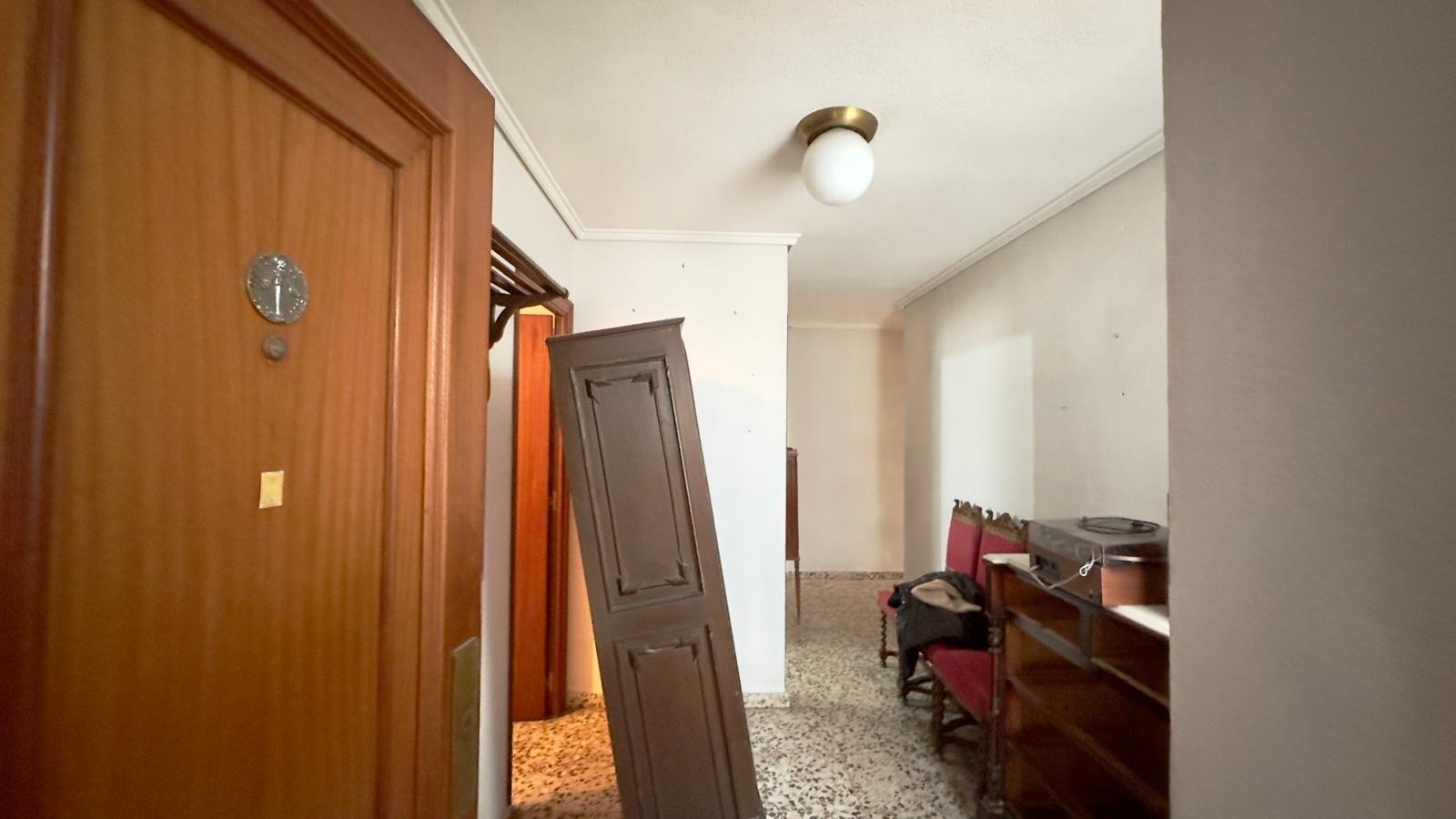 4 Bed, 2 Bath, ApartmentFor Sale, Torrevieja, Alicante