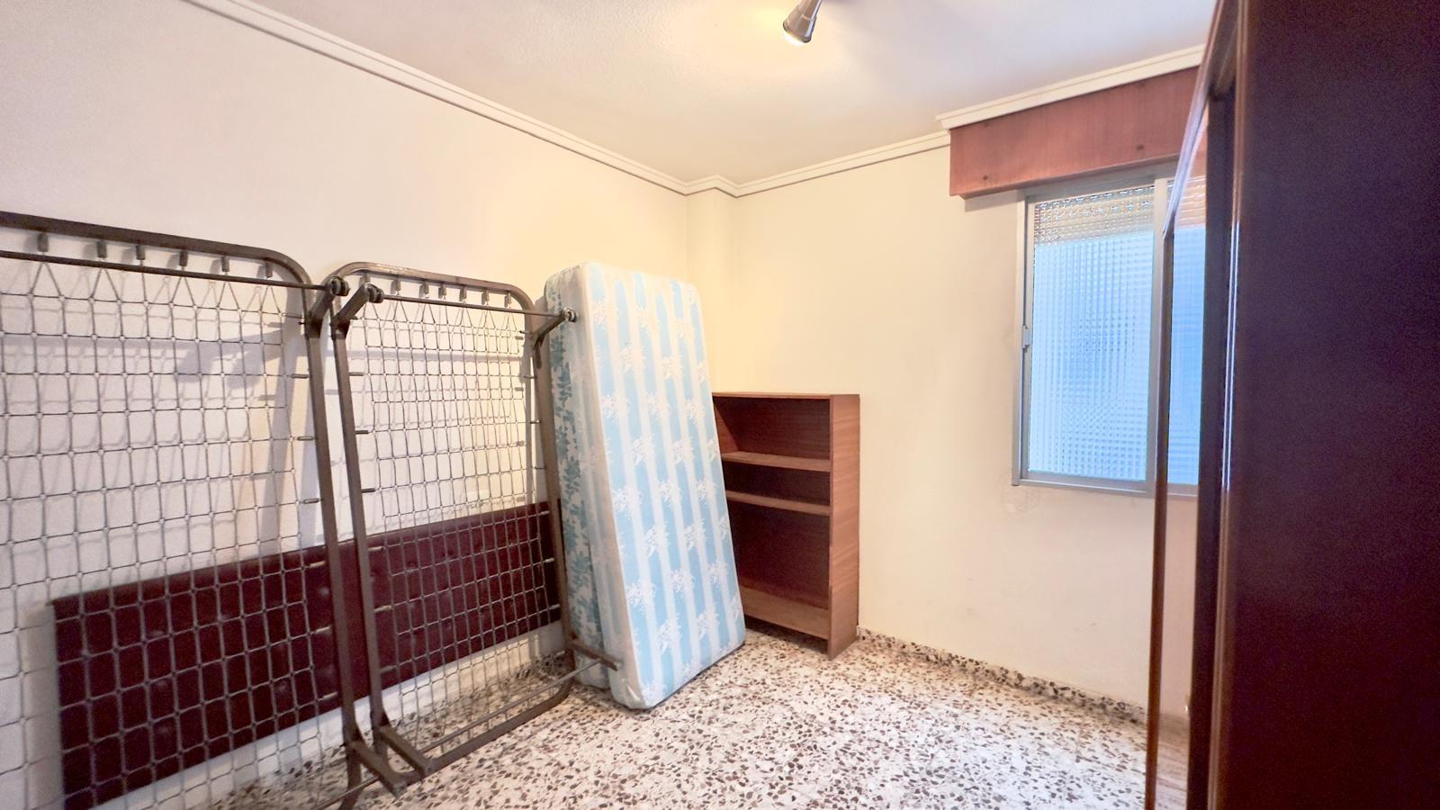 4 Bed, 2 Bath, ApartmentFor Sale, Torrevieja, Alicante