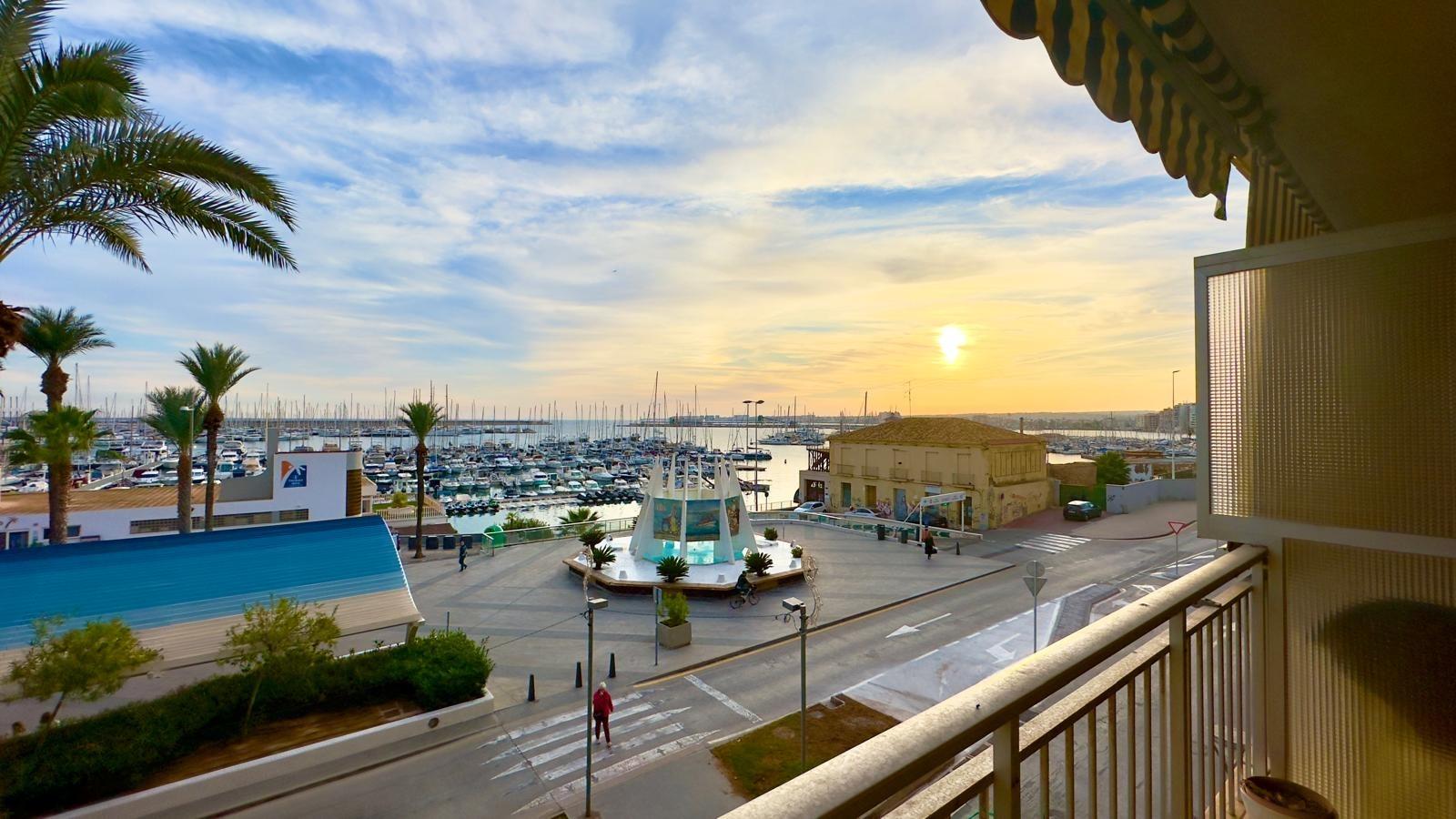 4 Bed, 2 Bath, ApartmentFor Sale, Torrevieja, Alicante