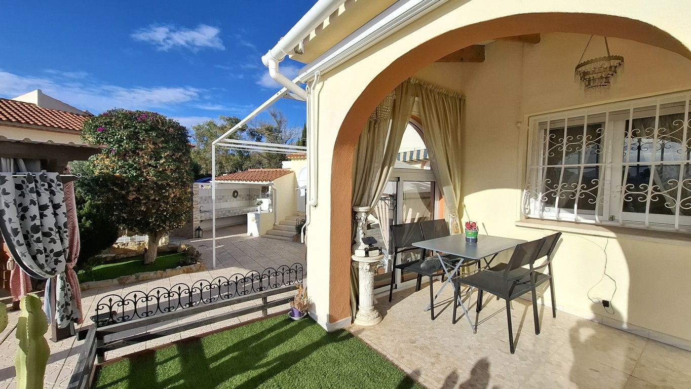 3 Bed, 2 Bath, HouseFor Sale, Alfaz del Pi, Alicante
