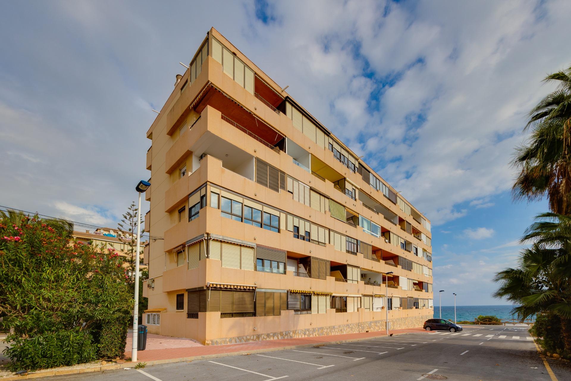 1 Bed, 1 Bath, ApartmentFor Sale, Torrevieja, Alicante
