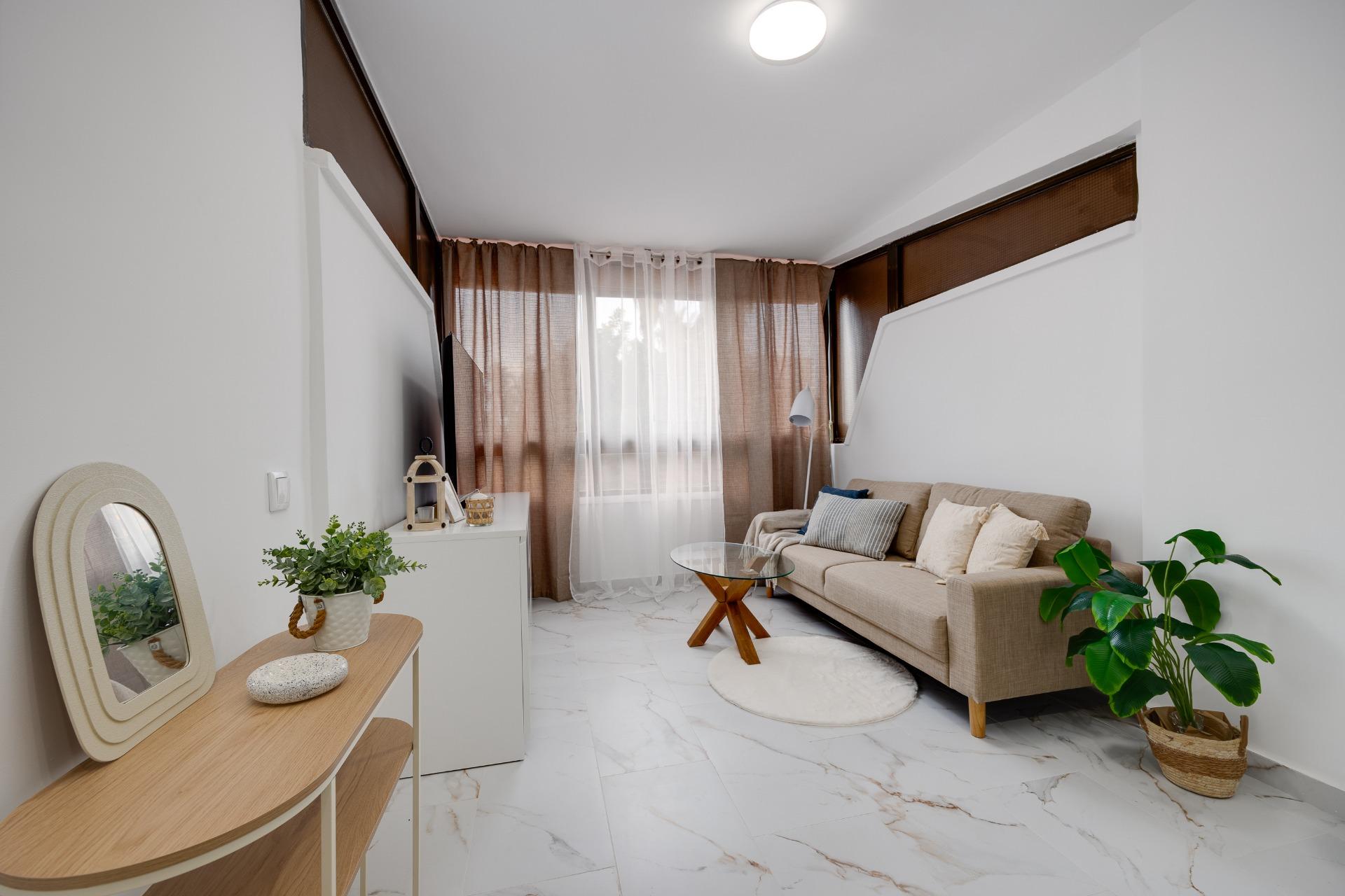 1 Bed, 1 Bath, ApartmentFor Sale, Torrevieja, Alicante