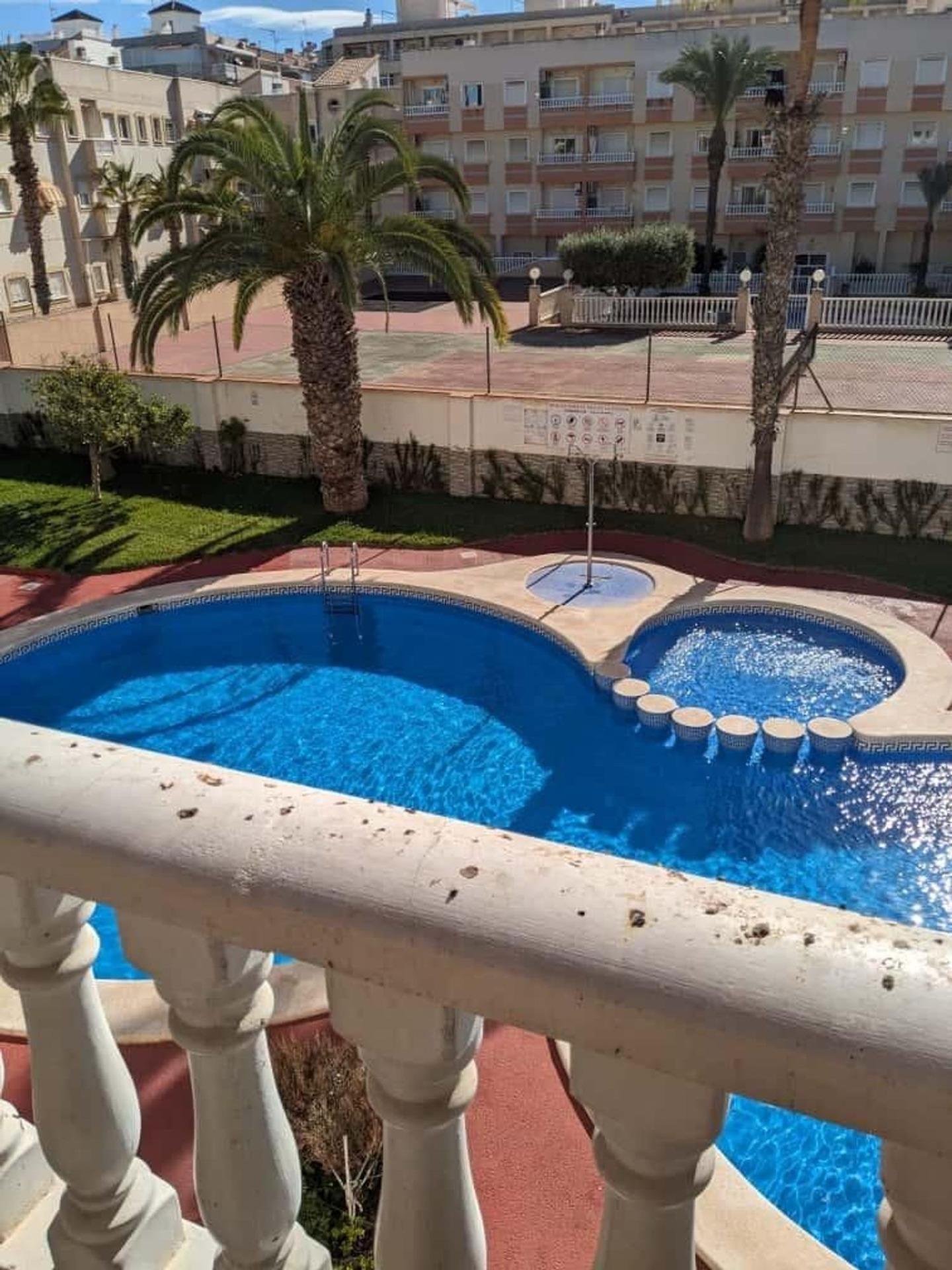 2 Bed, 1 Bath, ApartmentFor Sale, Torrevieja, Alicante