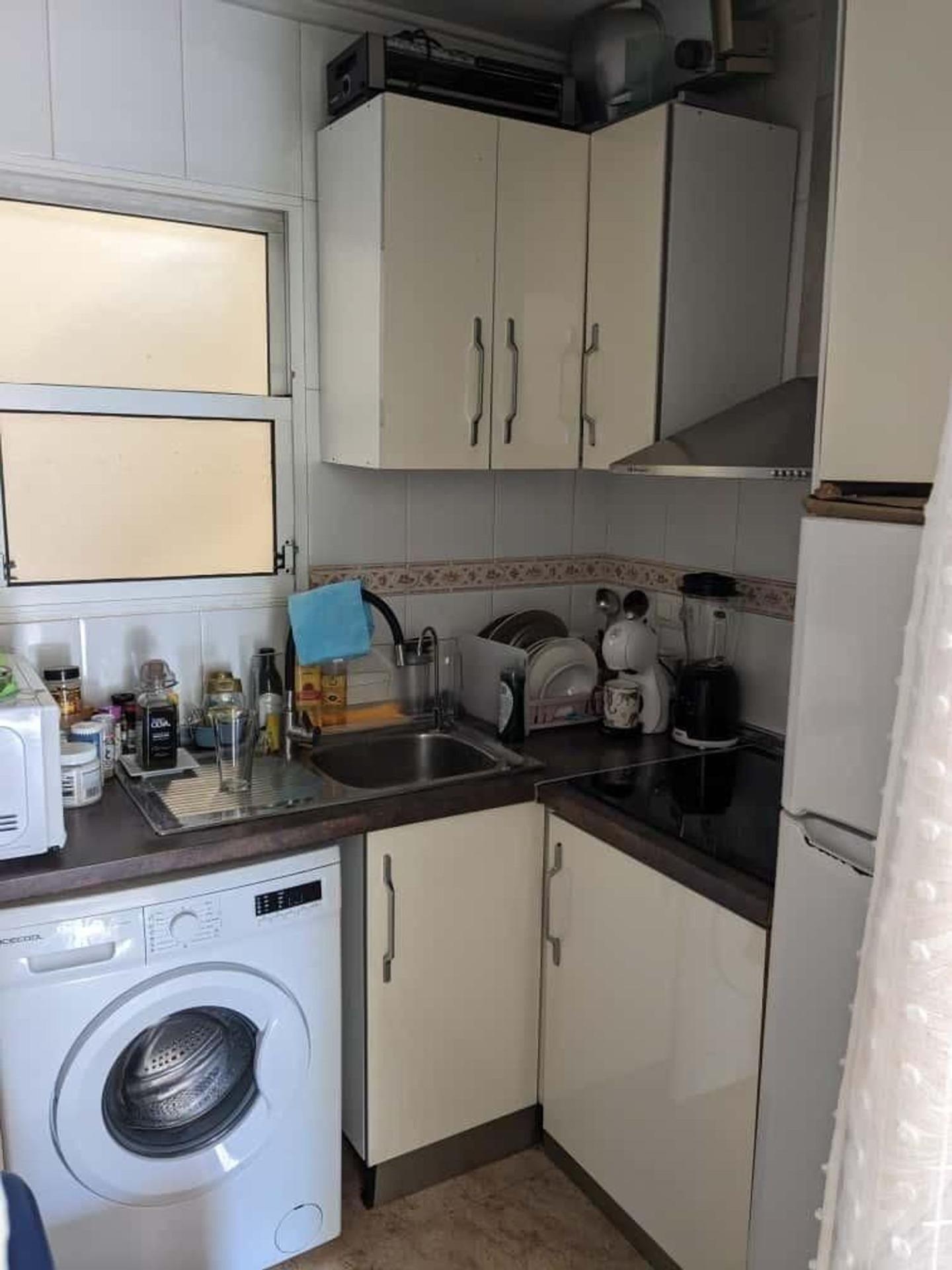 2 Bed, 1 Bath, ApartmentFor Sale, Torrevieja, Alicante