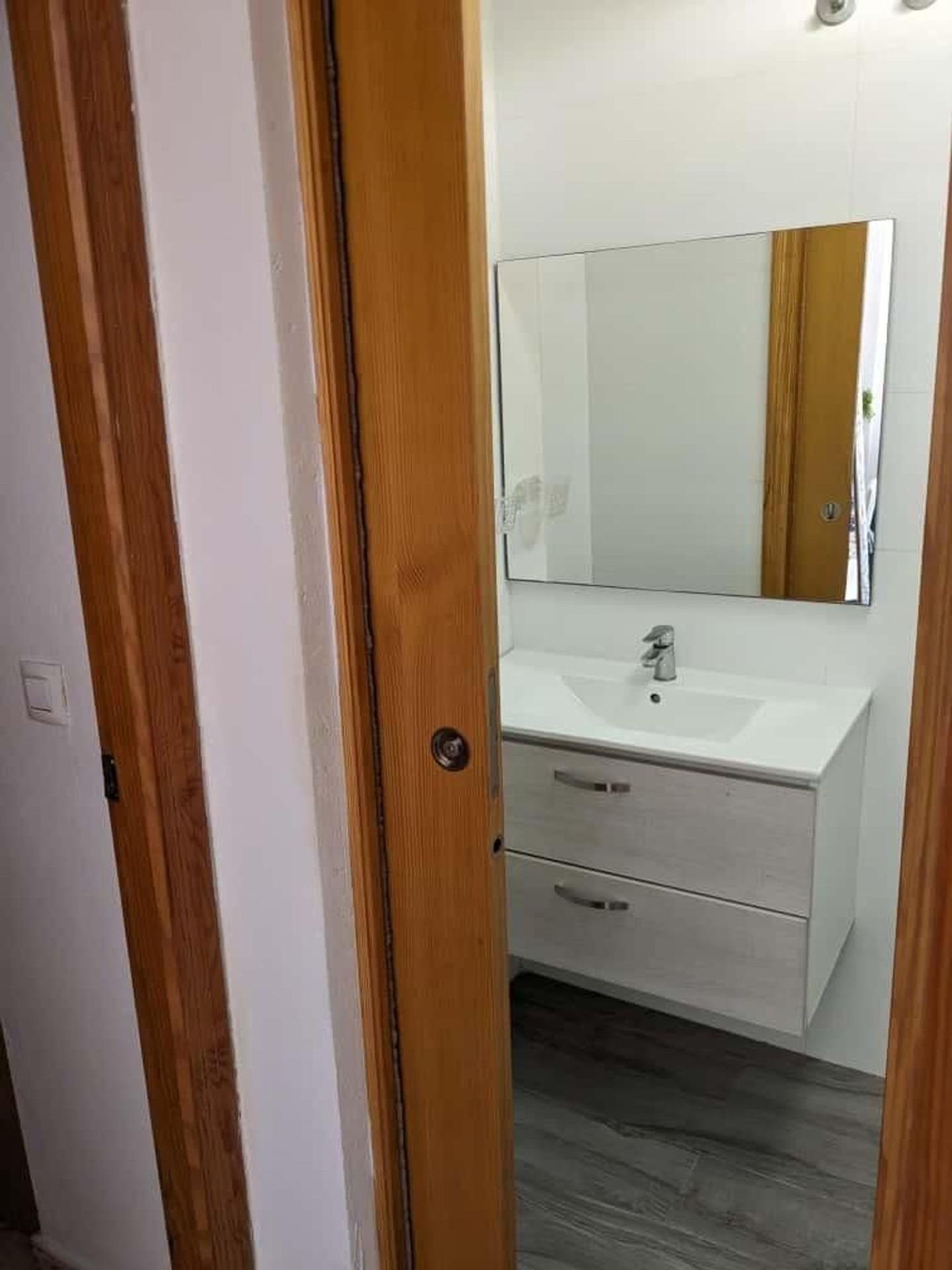 2 Bed, 1 Bath, ApartmentFor Sale, Torrevieja, Alicante