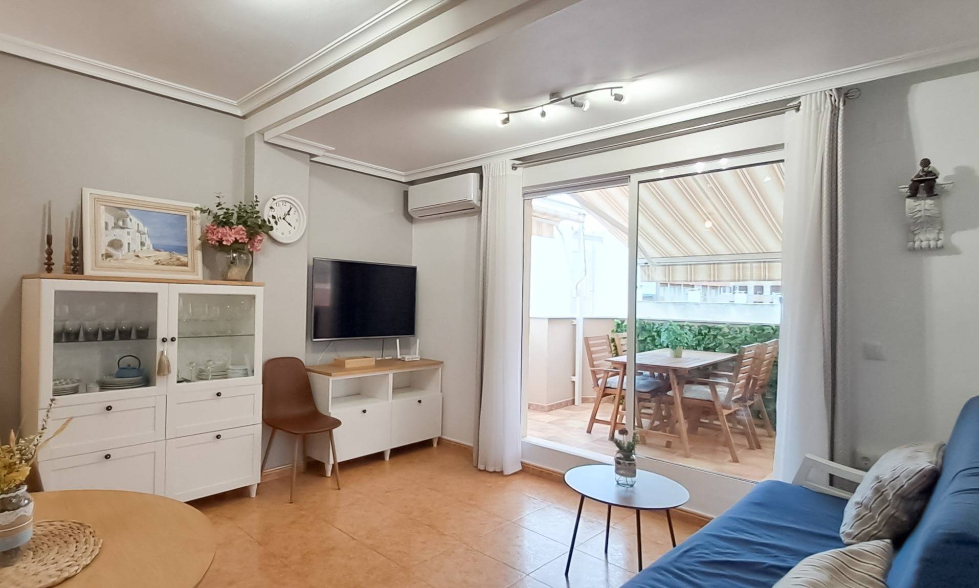 2 Bed, 1 Bath, ApartmentFor Sale, Torrevieja, Alicante