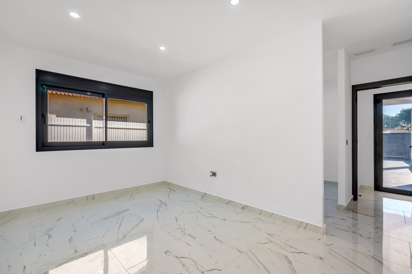 4 Bed, 3 Bath, HouseFor Sale, Campoamor, Alicante