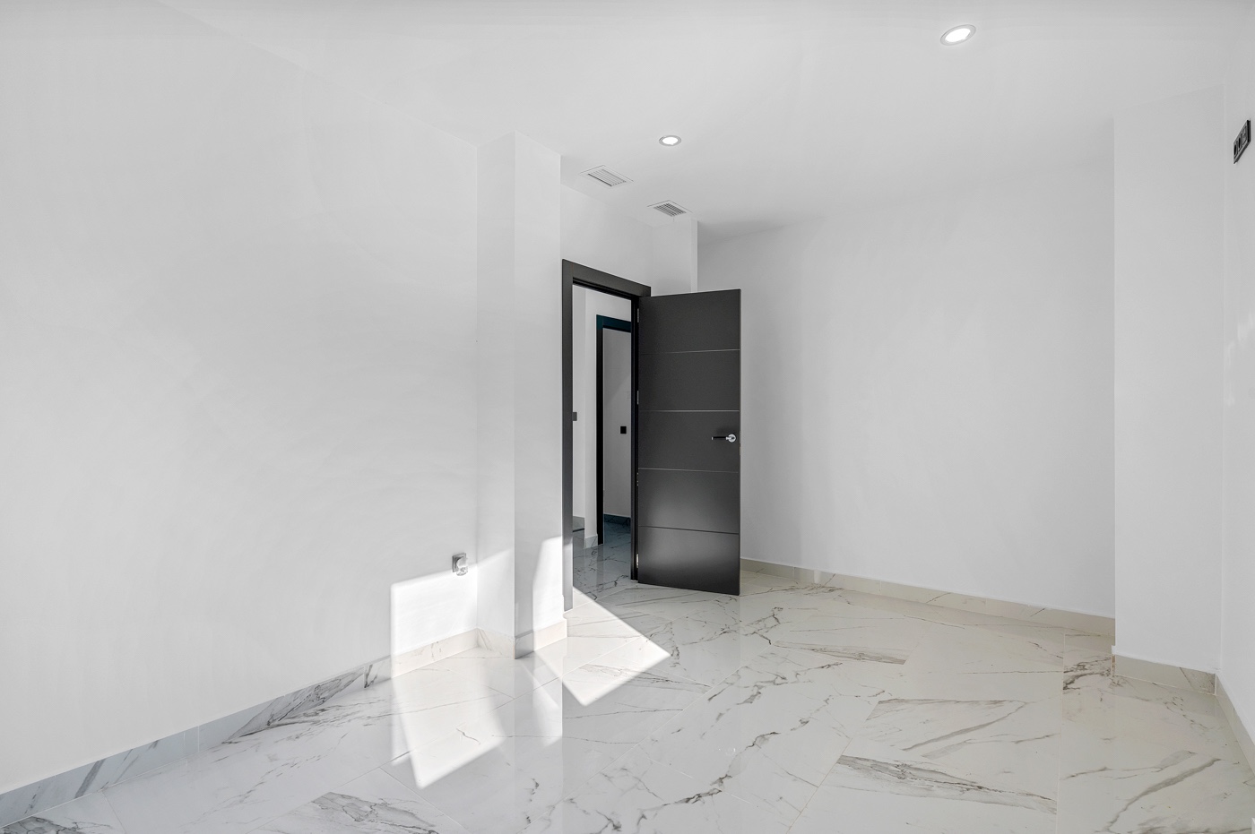 4 Bed, 3 Bath, HouseFor Sale, Campoamor, Alicante