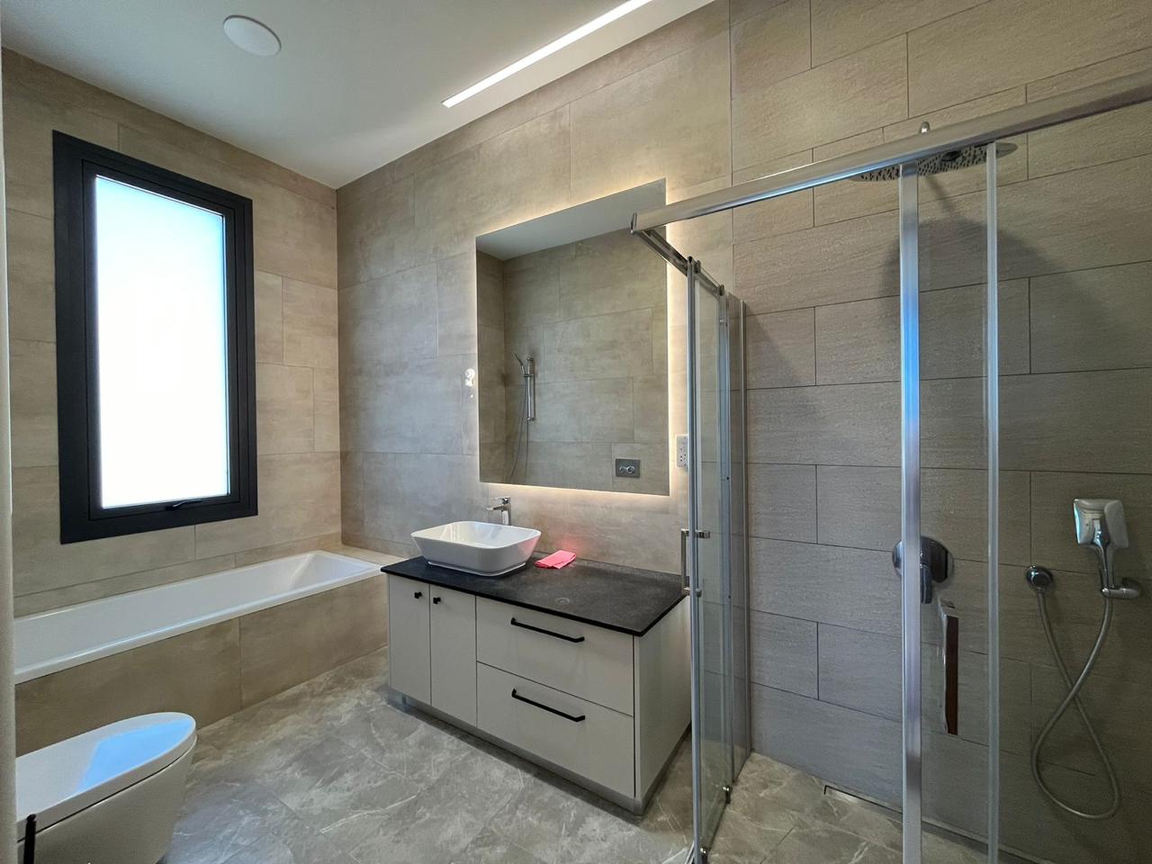 4 Bed, 4 Bath, HouseFor Sale, Paphos, Paphos