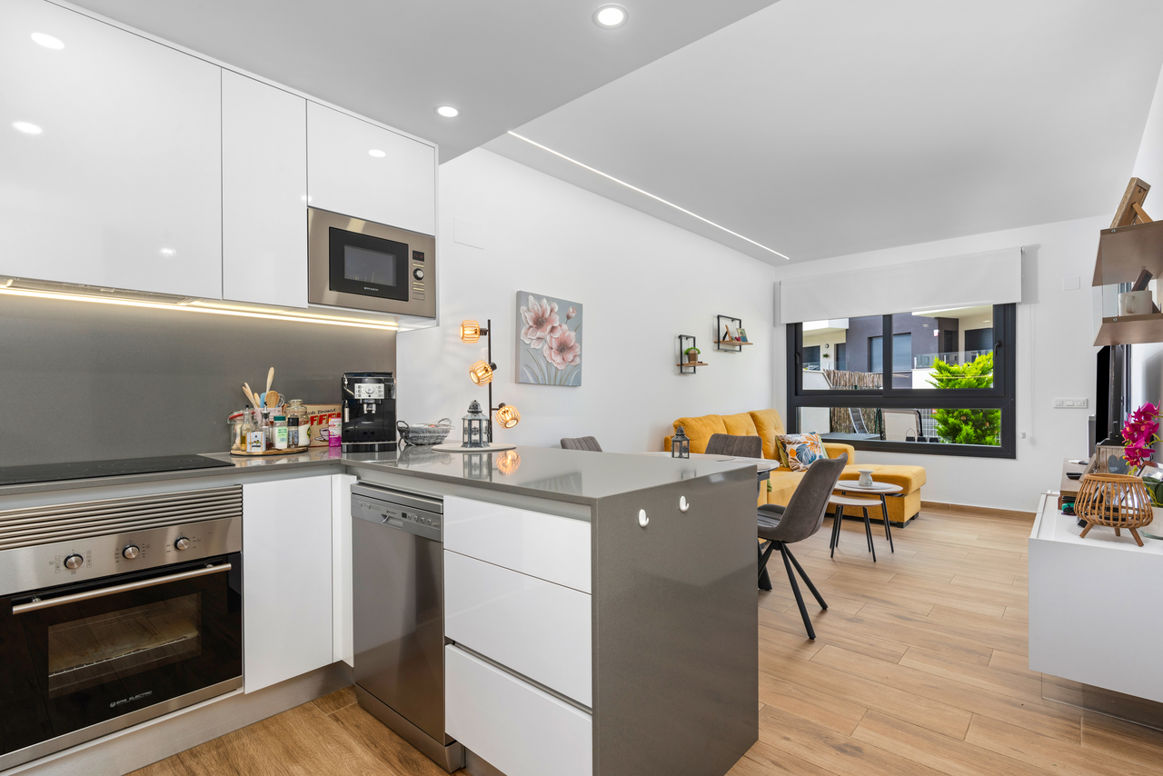 2 Bed, 2 Bath, ApartmentFor Sale, Villamartin, Alicante