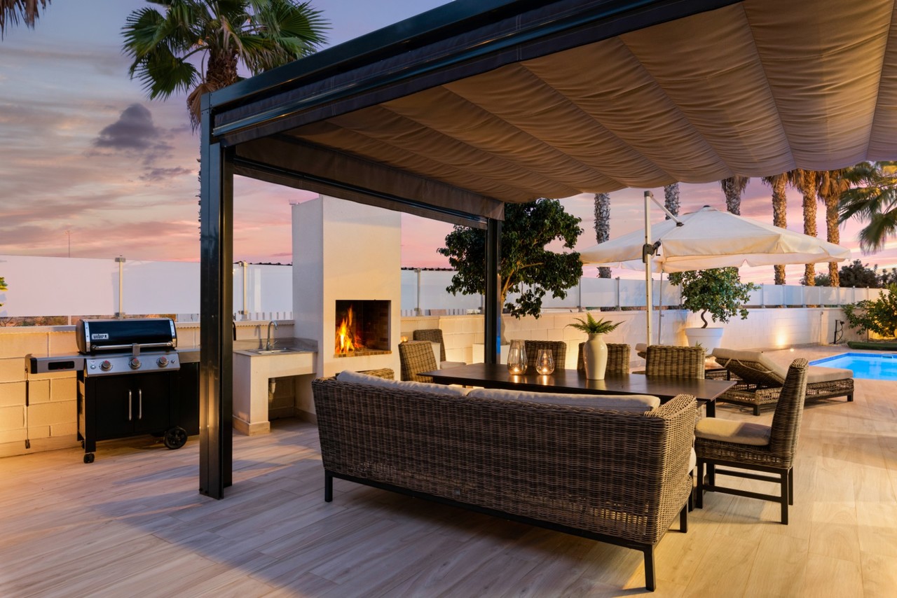 5 Bed, 4 Bath, HouseFor Sale, Cabo Roig, Alicante