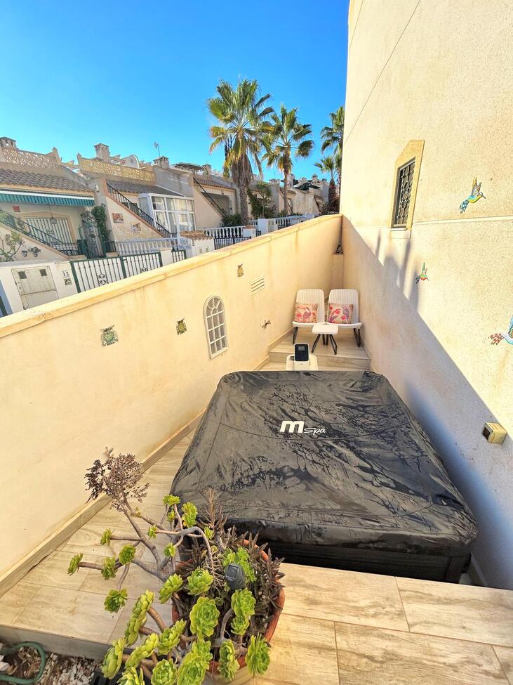 4 Bed, 2 Bath, HouseFor Sale, Villamartin, Alicante