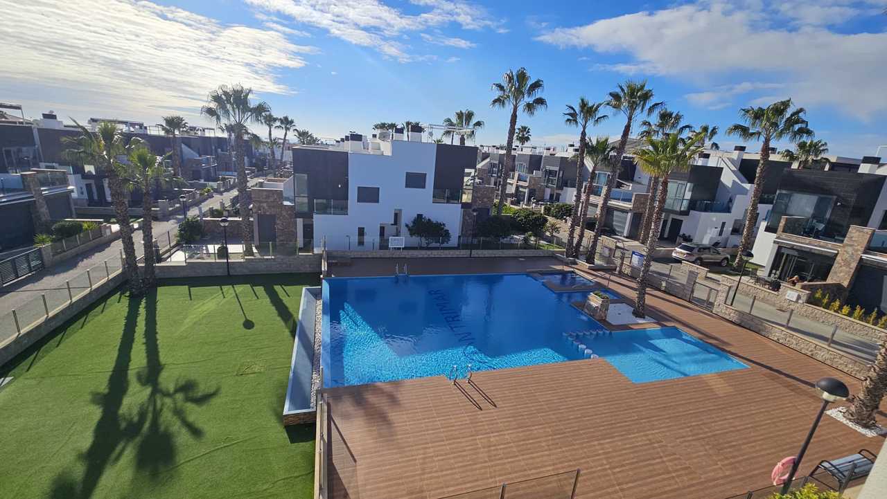 3 Bed, 2 Bath, HouseFor Sale, Cabo Roig, Alicante