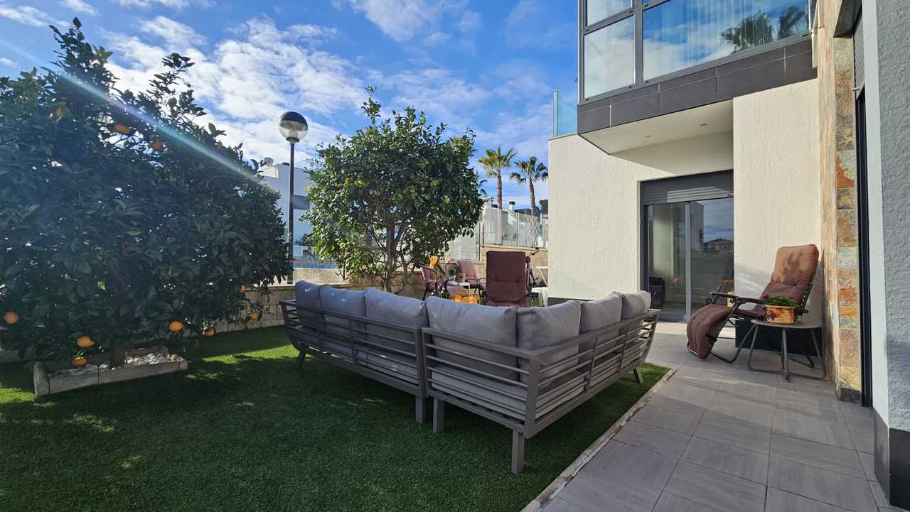 3 Bed, 2 Bath, HouseFor Sale, Cabo Roig, Alicante