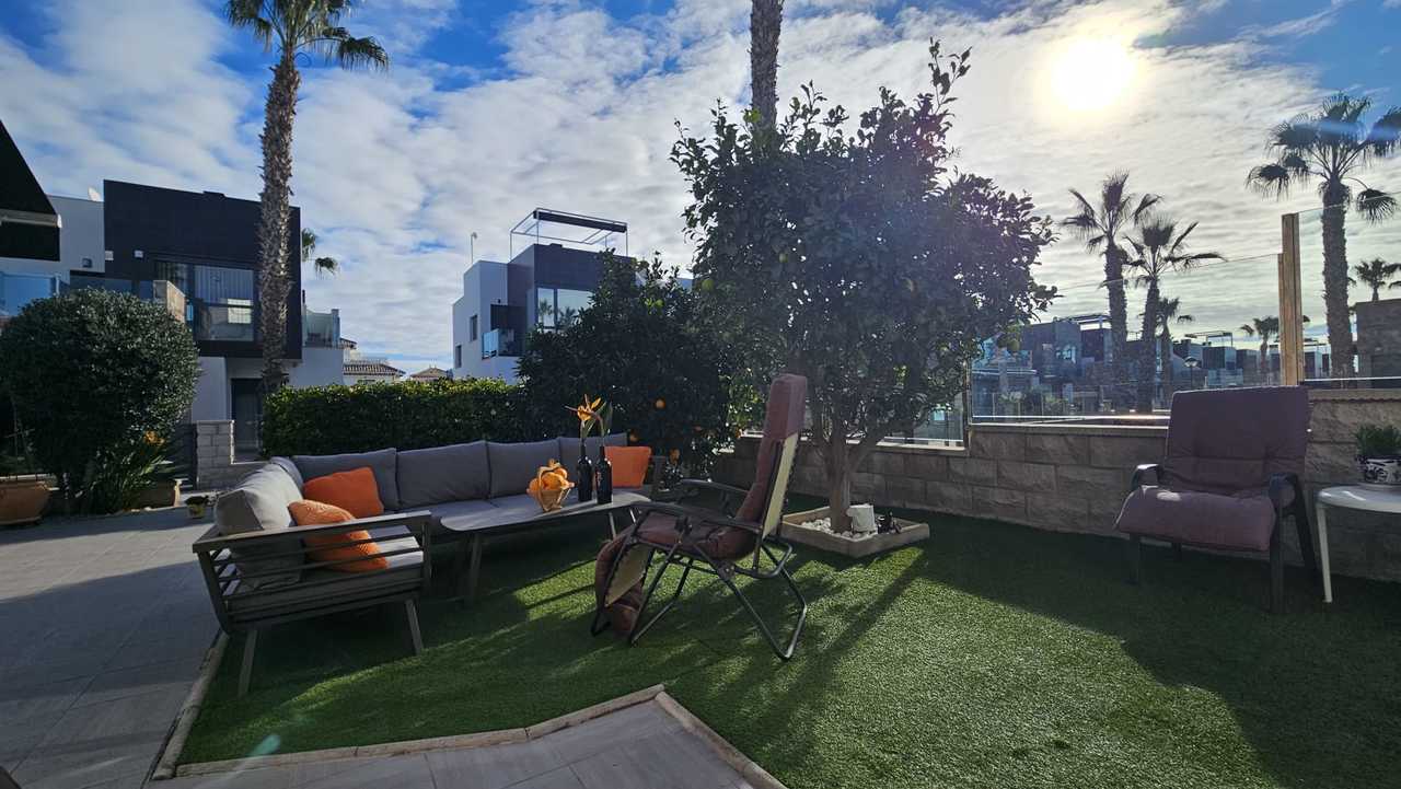 3 Bed, 2 Bath, HouseFor Sale, Cabo Roig, Alicante