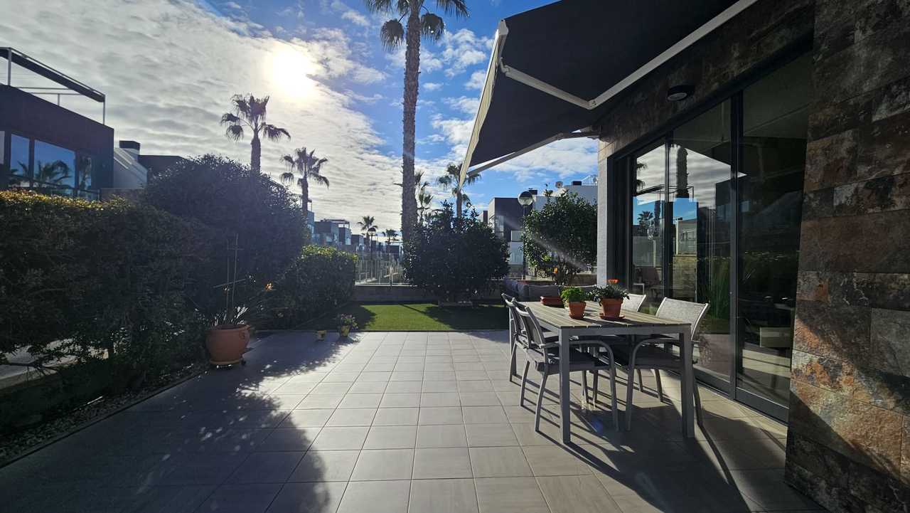 3 Bed, 2 Bath, HouseFor Sale, Cabo Roig, Alicante