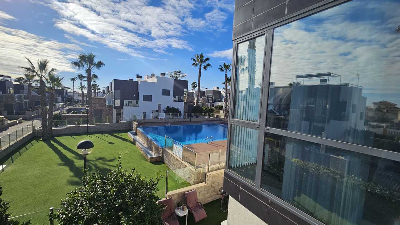 3 Bed, 2 Bath, HouseFor Sale, Cabo Roig, Alicante