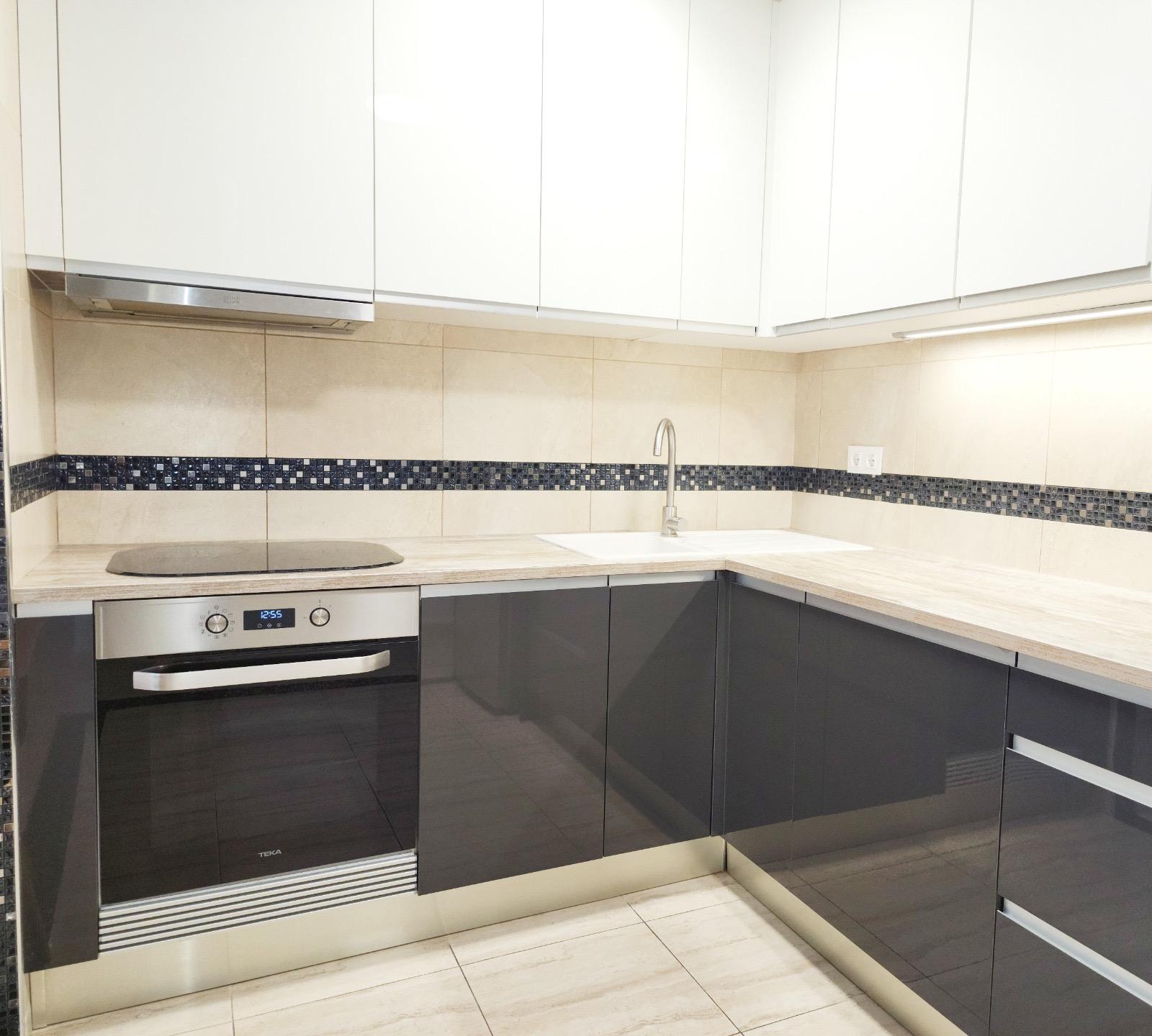 3 Bed, 1 Bath, ApartmentFor Sale, Torrevieja, Alicante