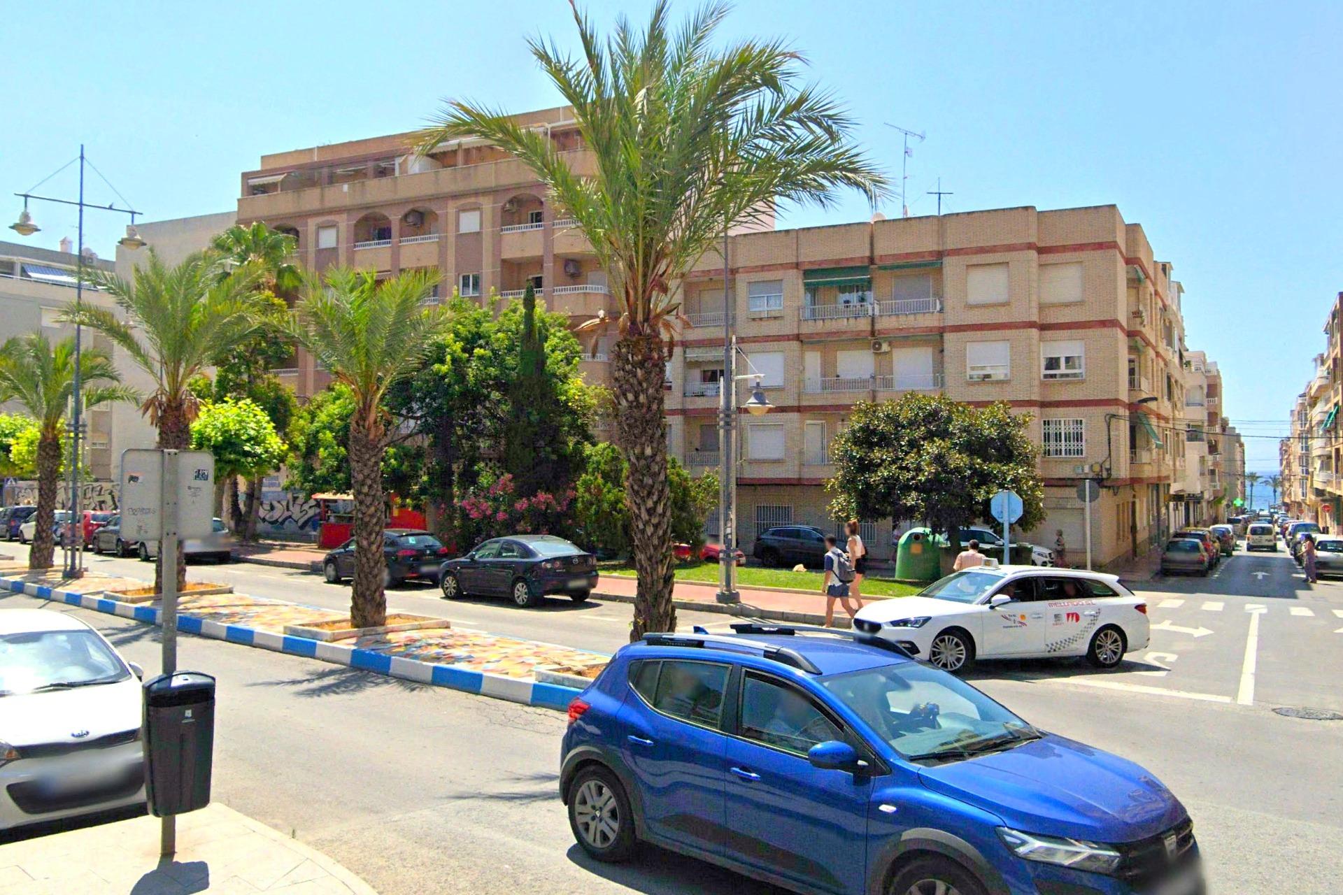 3 Bed, 2 Bath, ApartmentFor Sale, Torrevieja, Alicante