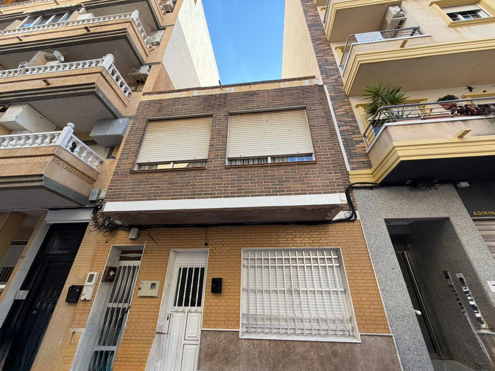 3 Bed, 1 Bath, ApartmentFor Sale, Torrevieja, Alicante