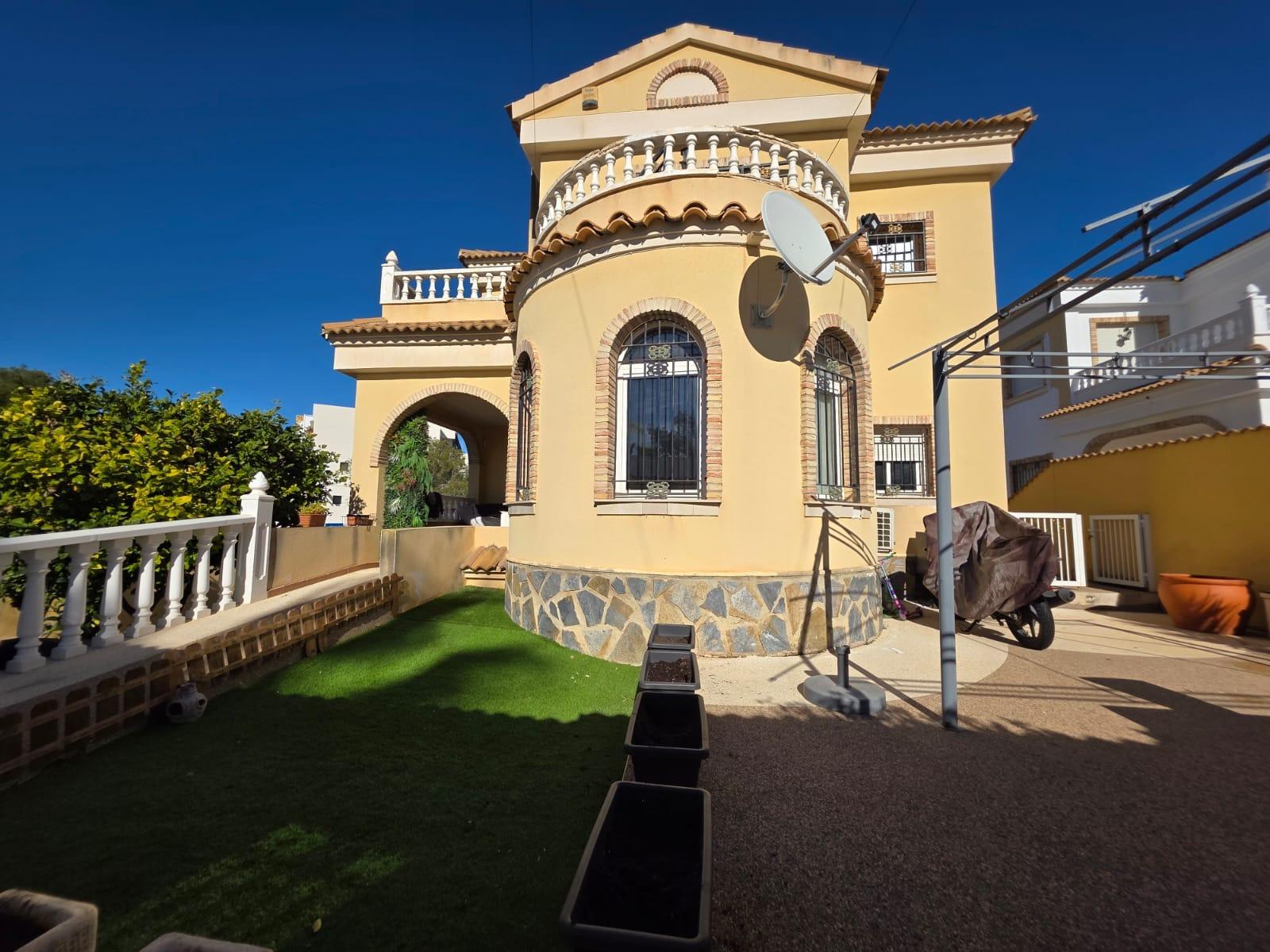 4 Bed, 2 Bath, HouseFor Sale, Orihuela Costa, Alicante